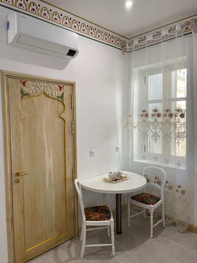 Chambre Orientale Cherazade Maison De L'Eglise Narbonne Bagian luar foto